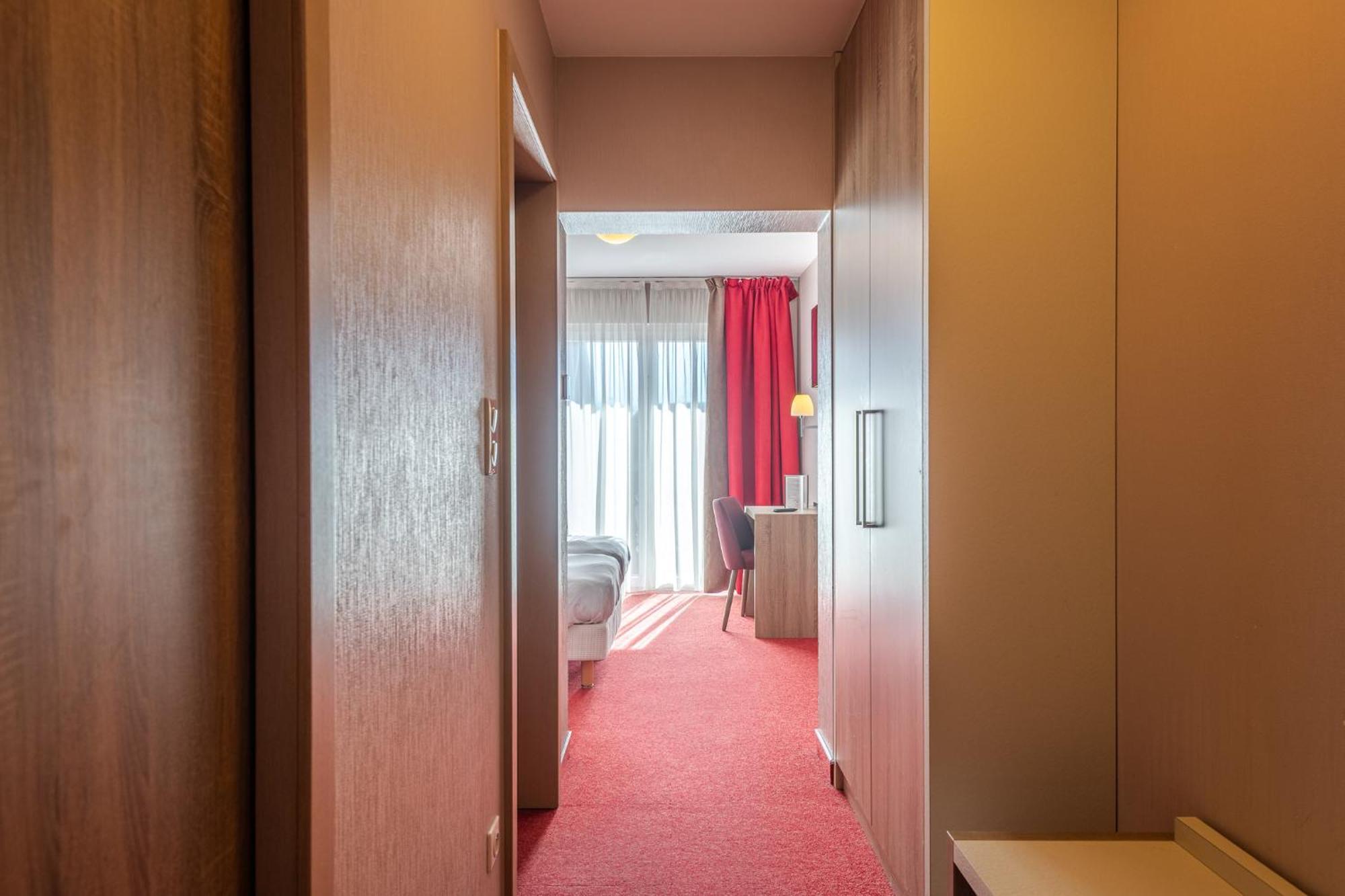 Hotel Restaurant Oberle Kilstett Kültér fotó